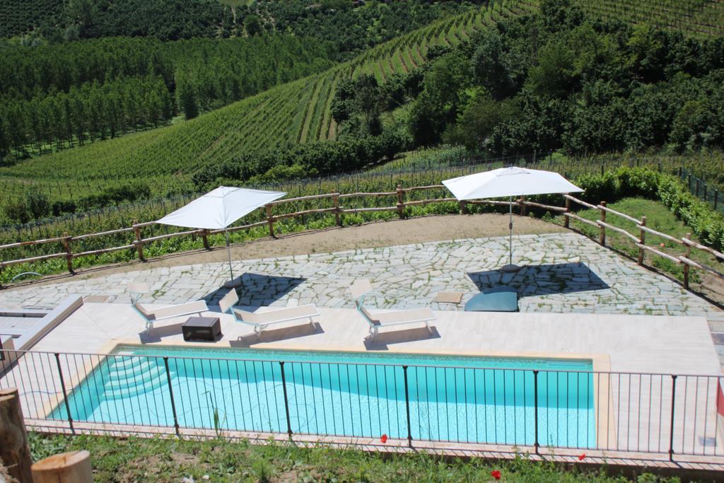 Poggio Dei Farinetti Bed and Breakfast Diano dʼAlba Εξωτερικό φωτογραφία
